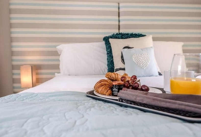 Saxon Lodge Cottage Felixstowe Air Manage Suffolk