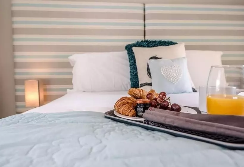 Saxon Lodge Cottage Felixstowe Air Manage Suffolk