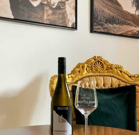 Weingut Pieper   Vinothek & Hotel Am Drachenfels