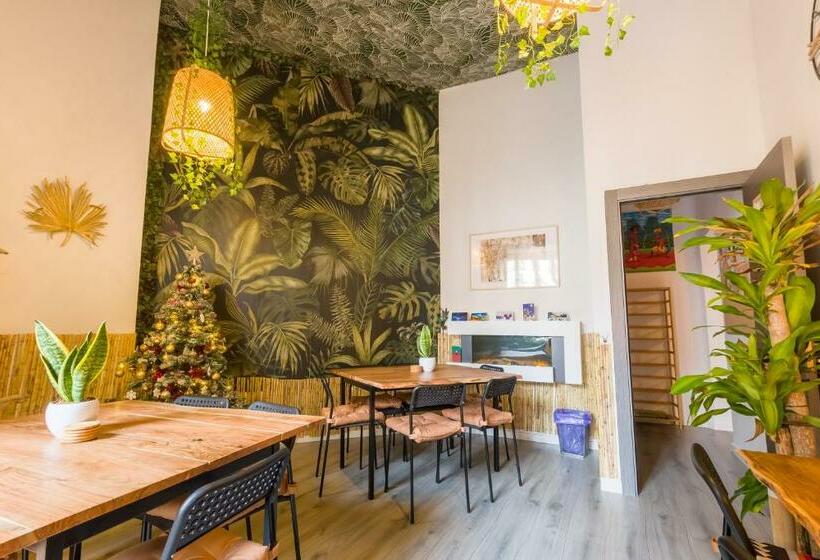 هاستل Social Coliving & Coworking Madrid