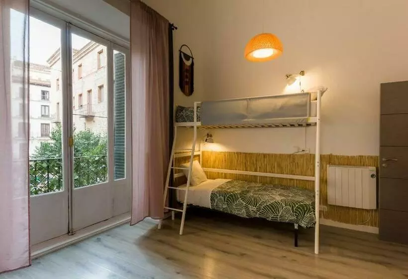 هاستل Social   Coliving & Coworking   Madrid