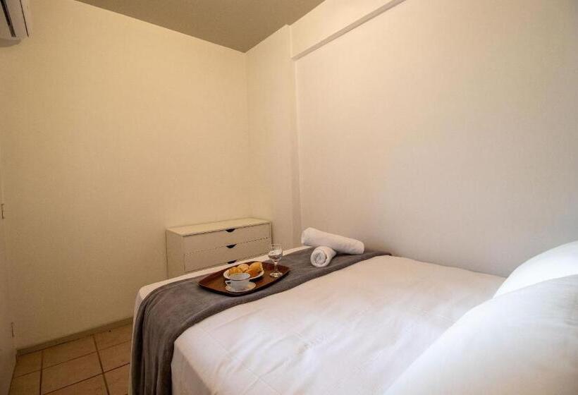 Pr143 Próximo A Avenida Brasil, Garagem Camionete, 4 Dorm, Climatizado, Wifi