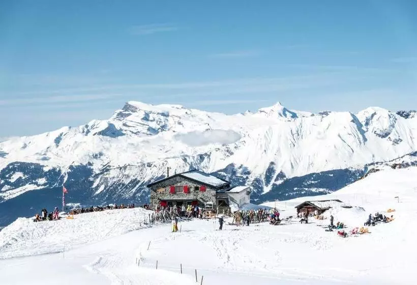 Retkeilymaja Cabane Bellatola