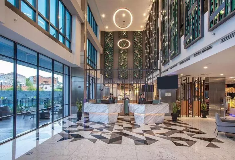 ホテル The 1o1 Jakarta Airport Cbc