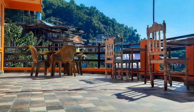 هتل The Maple Inn