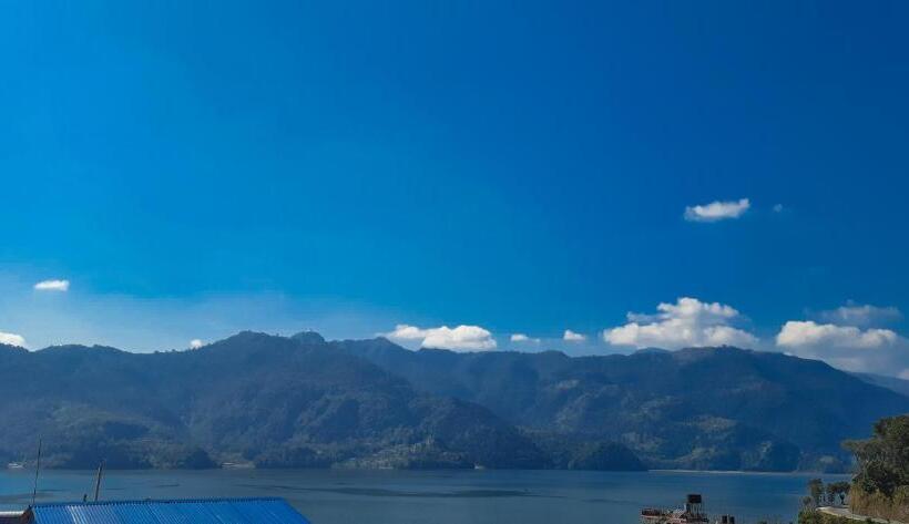 هتل The Maple Inn