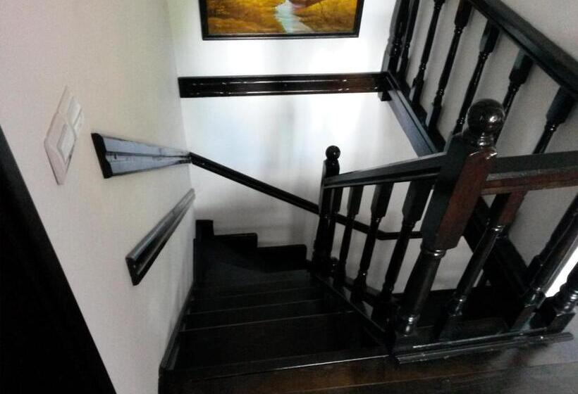 پانسیون Casa Cu Cerdac