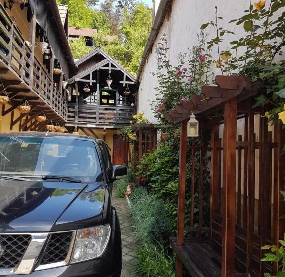 پانسیون Casa Cu Cerdac