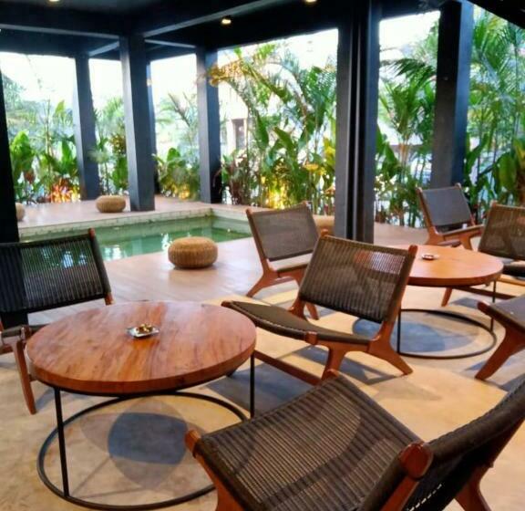 پانسیون Escotel Krisnantara