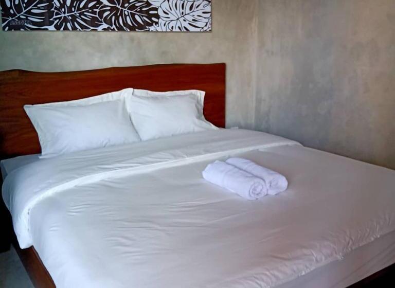 پانسیون Escotel Krisnantara