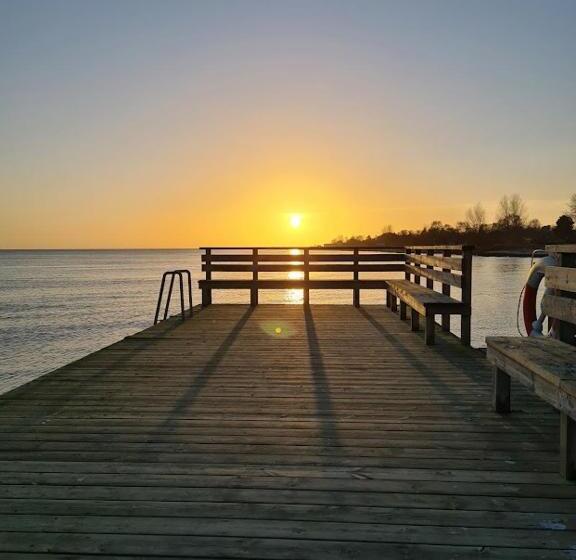 Villa Vemmentorp   Körsbärsblomsvillan 6 Min Från Havet