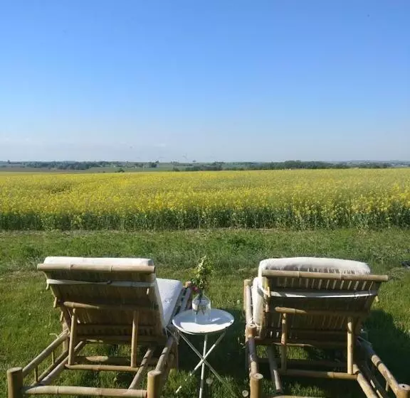Villa Vemmentorp   Körsbärsblomsvillan 6 Min Från Havet