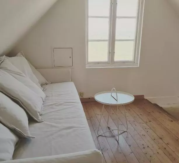 Villa Vemmentorp   Körsbärsblomsvillan 6 Min Från Havet