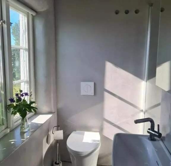 Villa Vemmentorp   Körsbärsblomsvillan 6 Min Från Havet