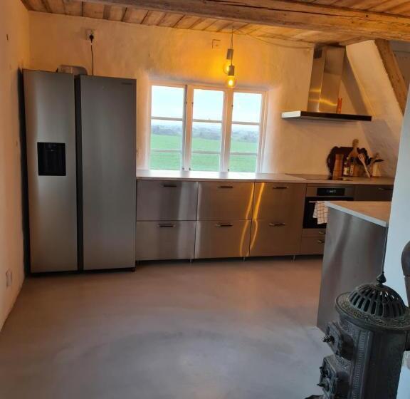 Villa Vemmentorp   Körsbärsblomsvillan 6 Min Från Havet