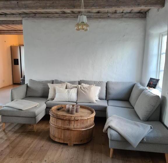 Villa Vemmentorp   Körsbärsblomsvillan 6 Min Från Havet