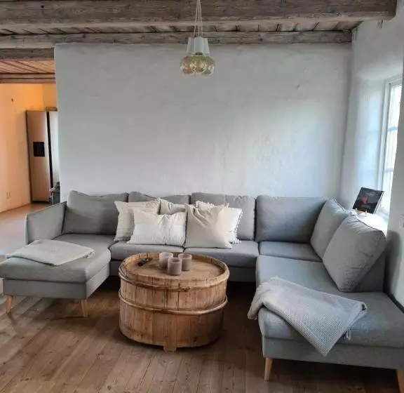 Villa Vemmentorp   Körsbärsblomsvillan 6 Min Från Havet