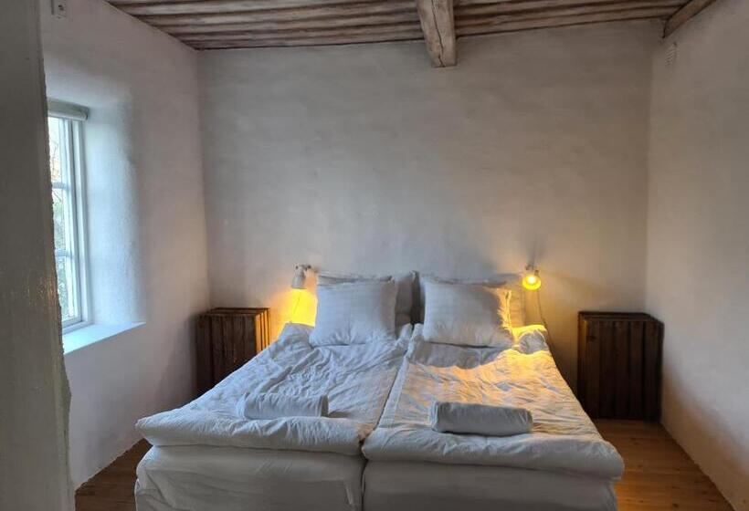 Villa Vemmentorp   Körsbärsblomsvillan 6 Min Från Havet