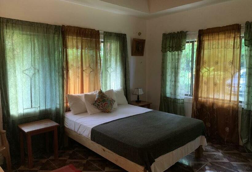 تختخواب و صبحانه Can Jam Retreat