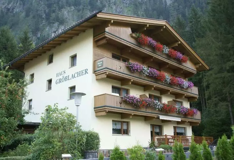 تختخواب و صبحانه Haus Gröblacher