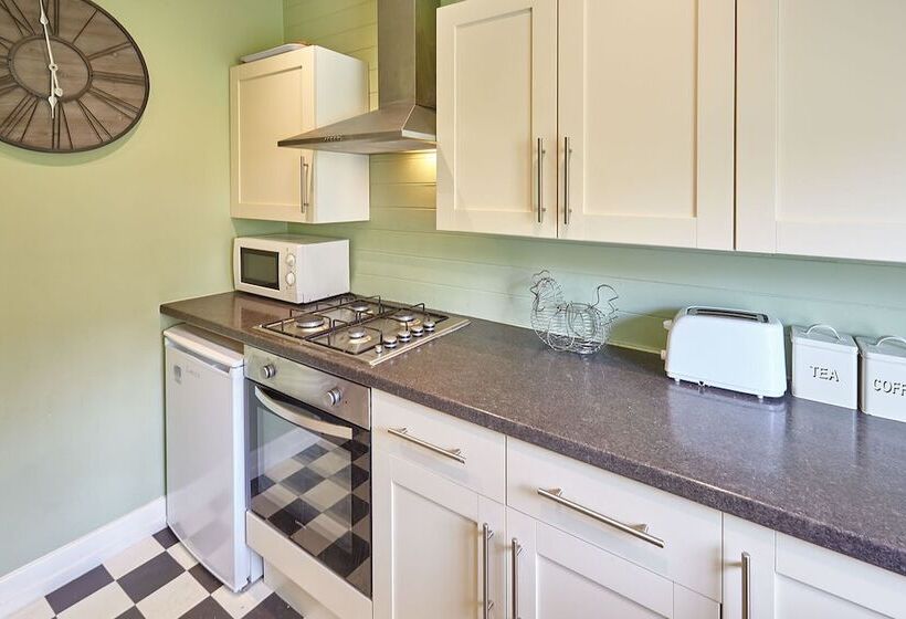 Host Stay Leesholme Loft