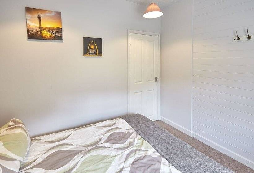 Host Stay Leesholme Loft