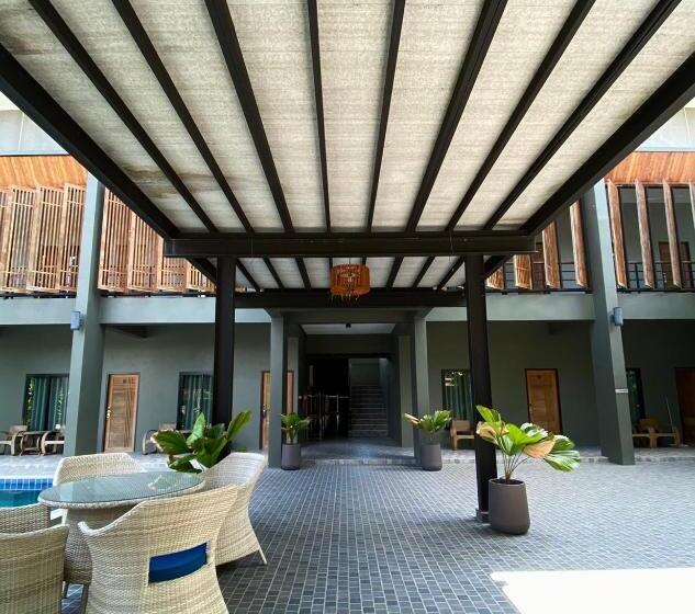 Hotel Look At Home Lamphun