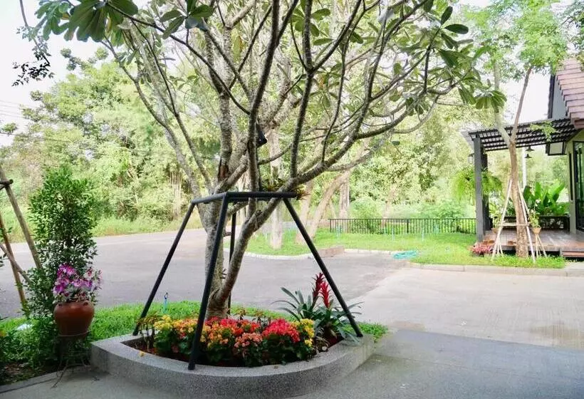 Hotelli Look At Home Lamphun