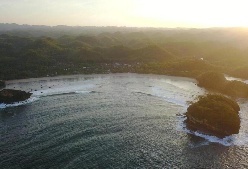 Pensione Harry S Ocean House Watukarung Homestay