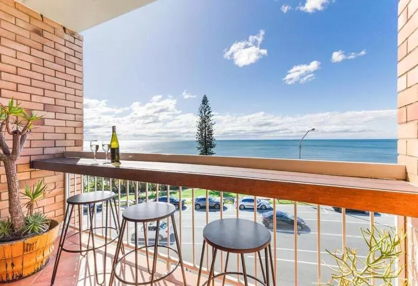 Stunning Views At Alex Heads, 2 Br Stylish Apt