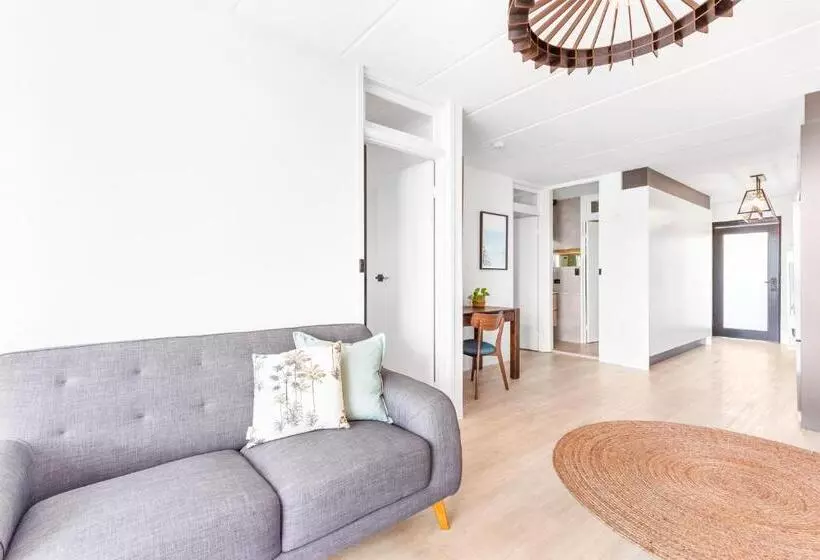 Stunning Views At Alex Heads, 2 Br Stylish Apt