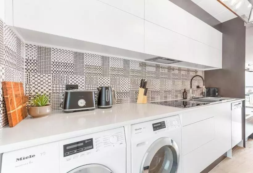 Stunning Views At Alex Heads, 2 Br Stylish Apt