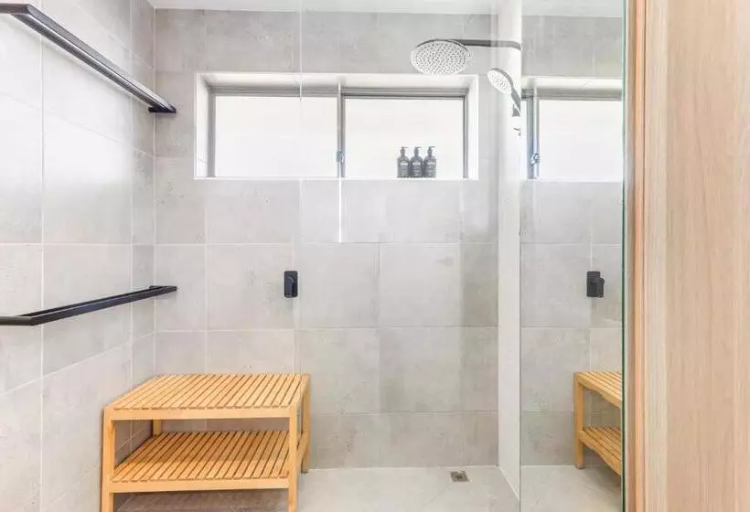 Stunning Views At Alex Heads, 2 Br Stylish Apt