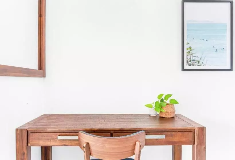 Stunning Views At Alex Heads, 2 Br Stylish Apt