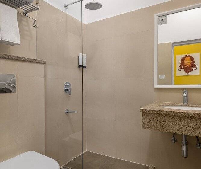 Bedzzz Varanasi By Leisure Hotels, 1 Km From Dashwasamedh Ghat