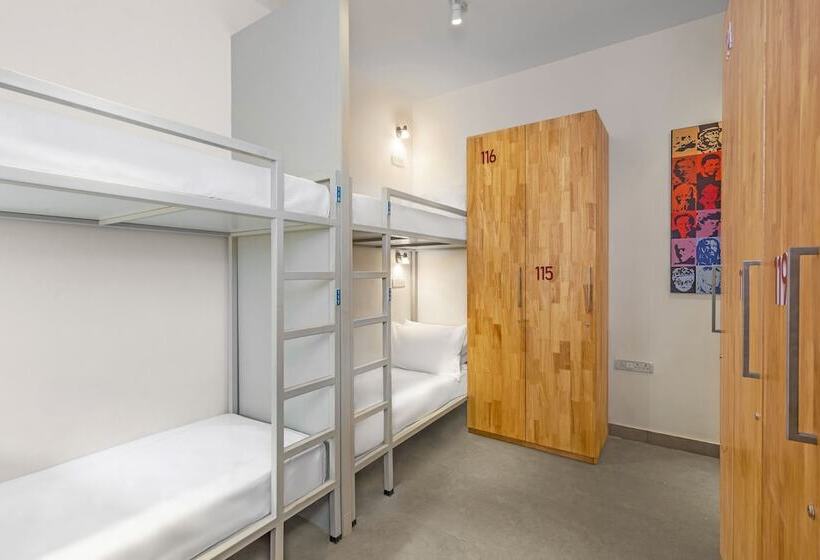 Bedzzz Varanasi By Leisure Hotels, 1 Km From Dashwasamedh Ghat