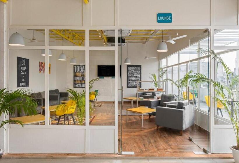 Bedzzz Varanasi By Leisure Hotels, 1 Km From Dashwasamedh Ghat