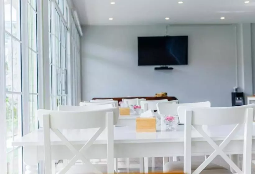 هتل Greenish Ranong