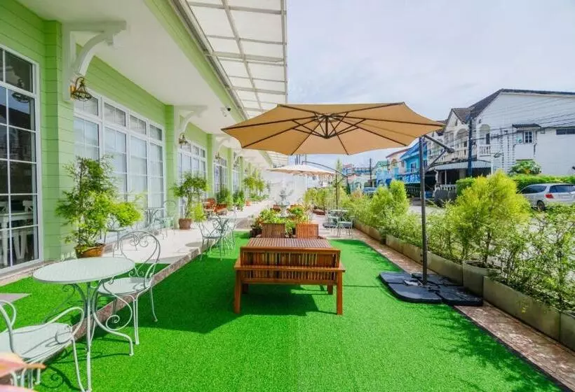 هتل Greenish Ranong