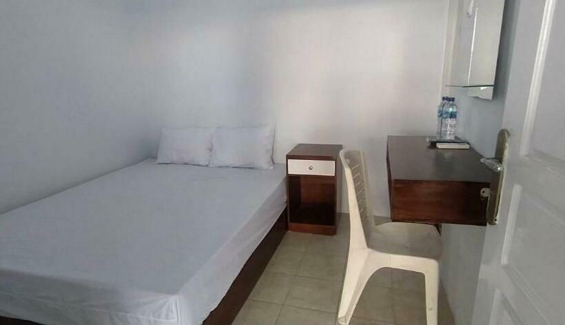 בית מלון כפרי Reddoorz Syariah Near Transmart Tegal