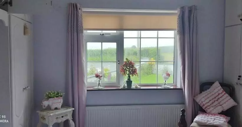 Pet Friendly Immaculate 2 Bed Cottage In Listowel