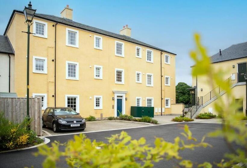 Modern Ground Floor Apartment In Tornagrain