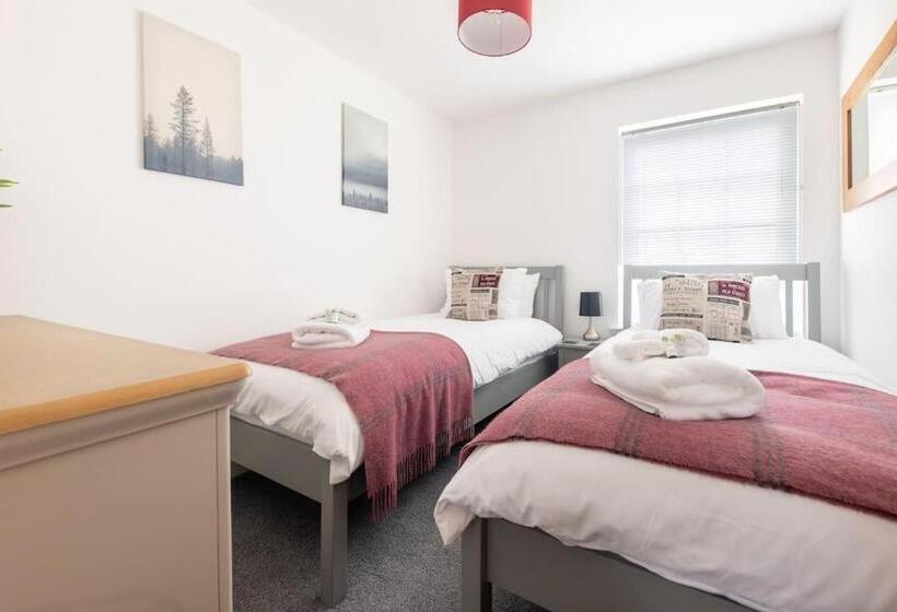 Modern Ground Floor Apartment In Tornagrain