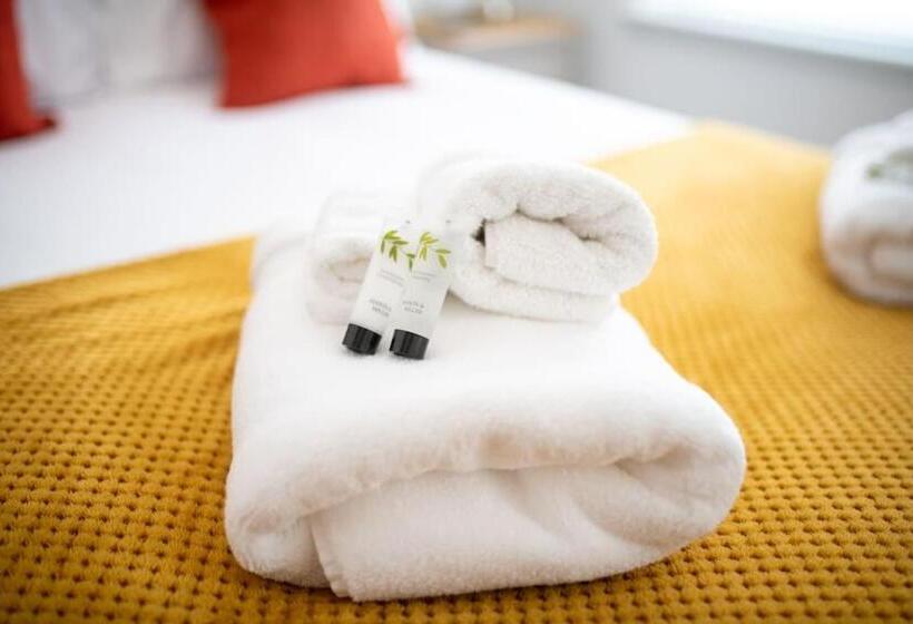 Modern Ground Floor Apartment In Tornagrain