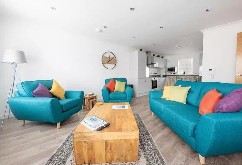 Modern Ground Floor Apartment In Tornagrain