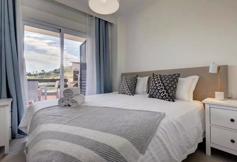 100   Casa Cala Nova, Luxury 2 Bed Mijas Golf Apt