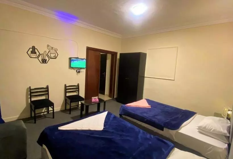 تختخواب و صبحانه Seven Pyramids View Inn