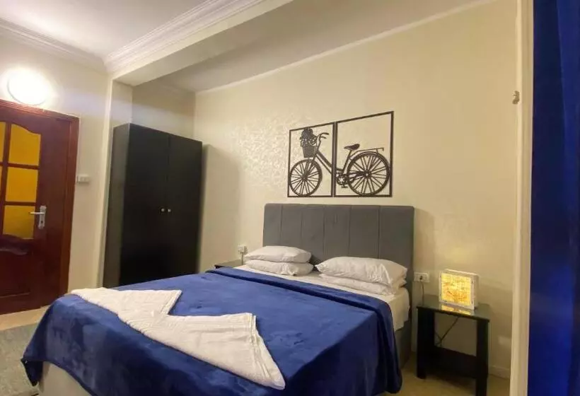 تختخواب و صبحانه Seven Pyramids View Inn