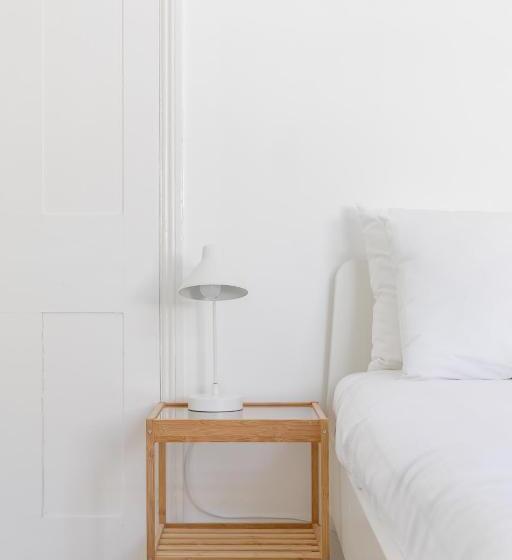 Central Quiet Cottage. Walk To Shops, Bars & Beach