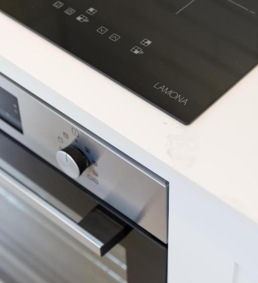 Central Quiet Cottage. Walk To Shops, Bars & Beach